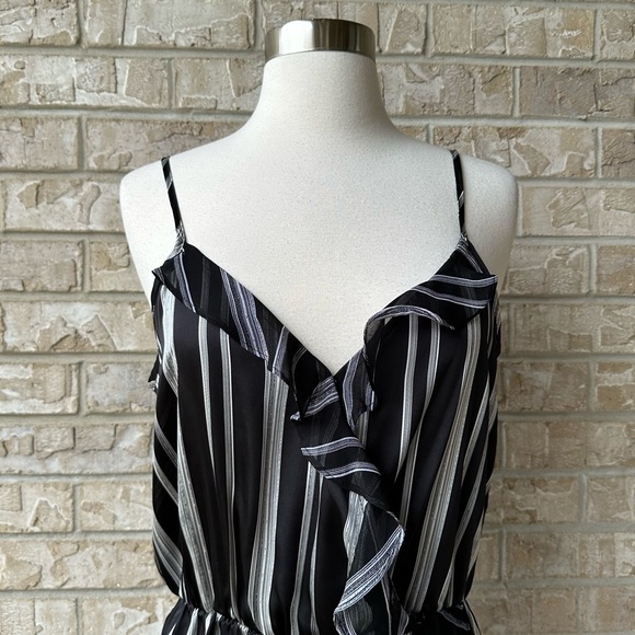 BCBGeneration Striped Romper Size S 🌸 - Picture 10 of 16